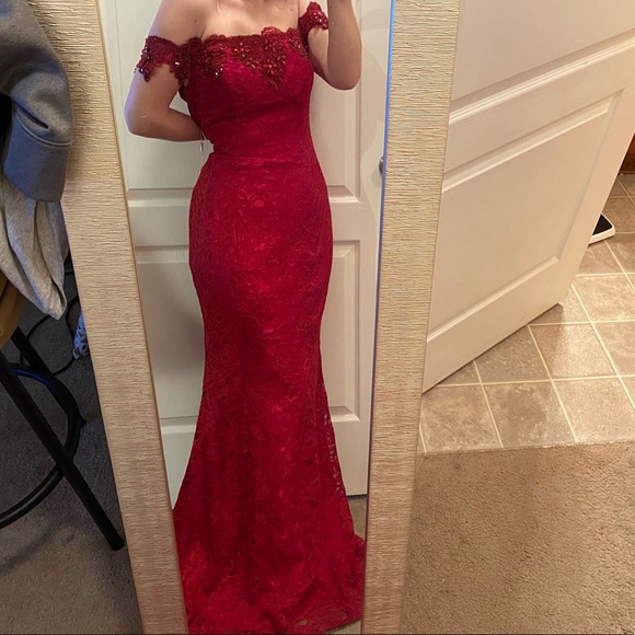 Dresses & Skirts - ❤️Red Off The Shoulder Gown❤️